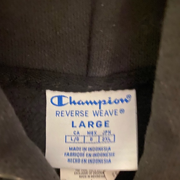 Black champion sweatshirt - Picture 2 of 2